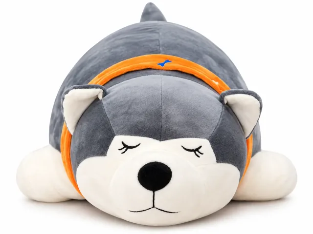 Gối ôm hình chó husky vòng cổ cam – mẫu 2